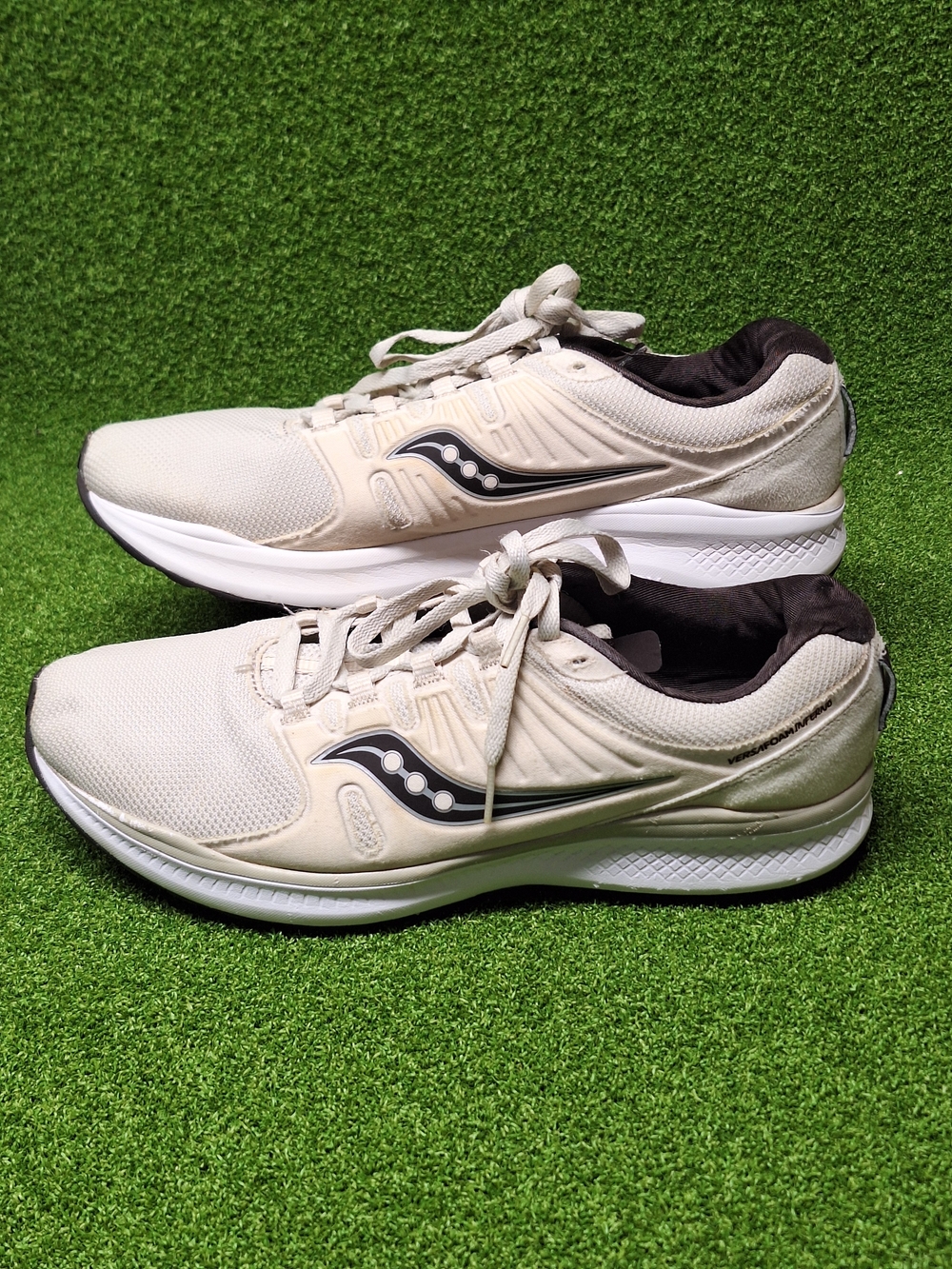 Saucony Mens Versafoam Inferno Off White/Mocha Running Shoe Sneakers Size 11